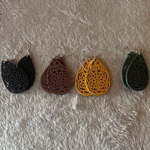 Set of 4 wooden Teardrop Filigree Earrings